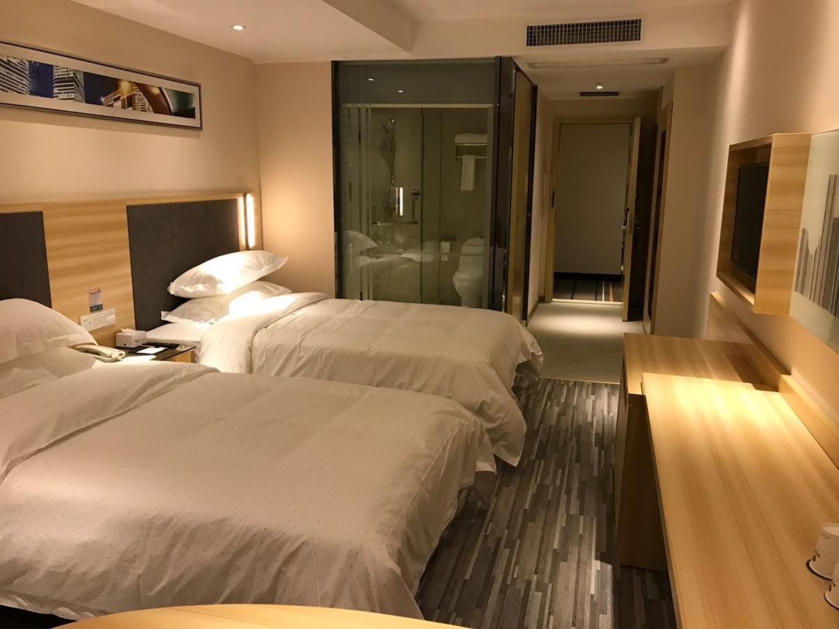 See U Select Hotel Ухань Экстерьер фото
