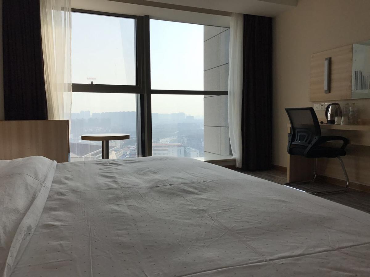 See U Select Hotel Ухань Экстерьер фото