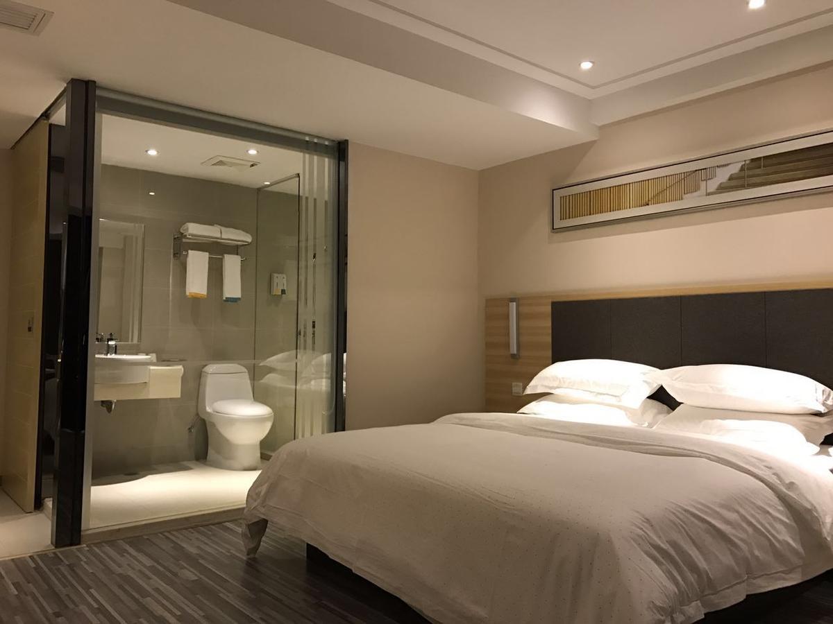 See U Select Hotel Ухань Экстерьер фото