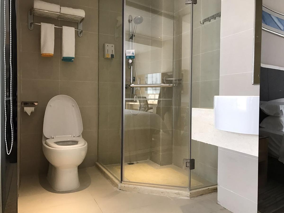 See U Select Hotel Ухань Экстерьер фото