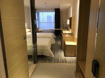 See U Select Hotel Ухань Экстерьер фото